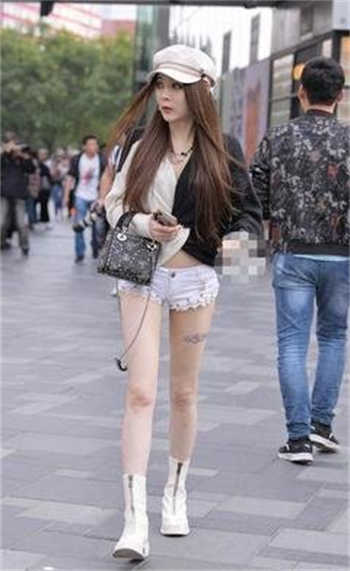 沦为前女友脚下的贱奴