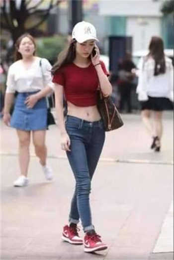 松江那里有站衔女