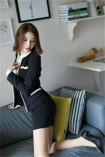 用嘴给男主人当马桶