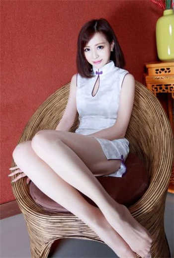 奶 汁 奶 尖 咬 吸