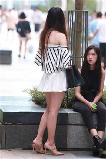 母乳的出口长什么样子