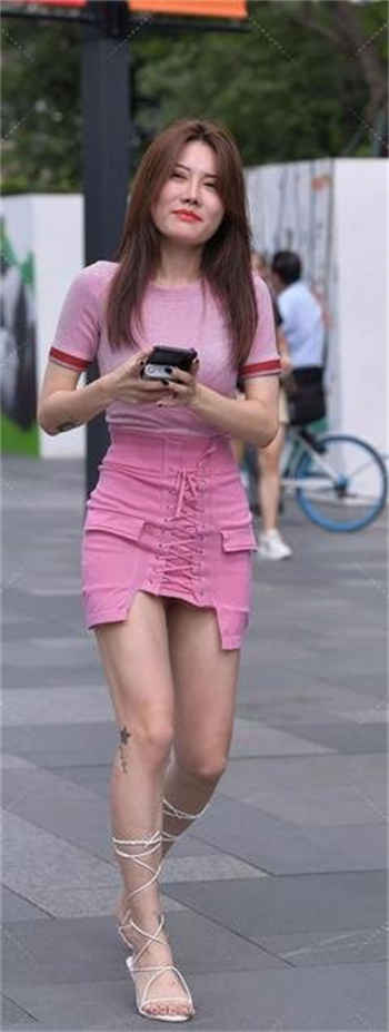 萌白酱露半脸直播