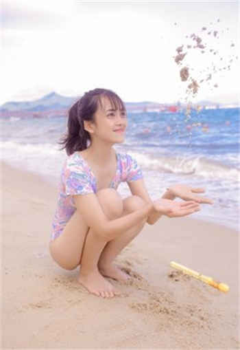 女贝实践挨打视频