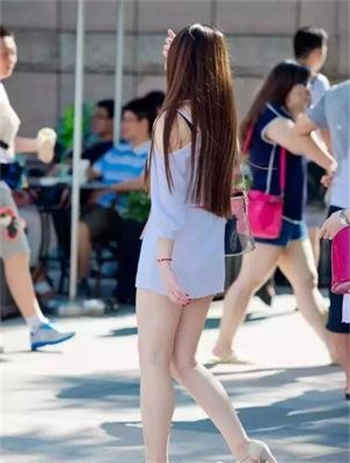 家长群聊出婚外情