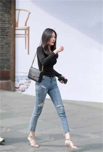 女人为了工作牺牲自己