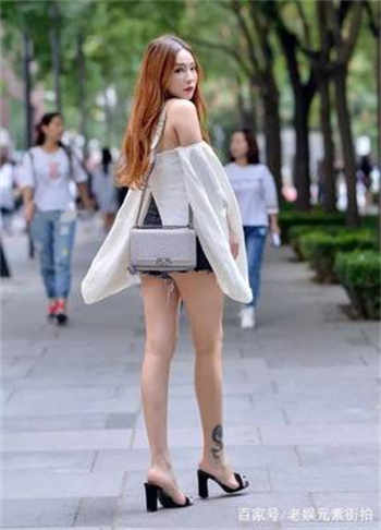 售楼员为冲业绩阳台