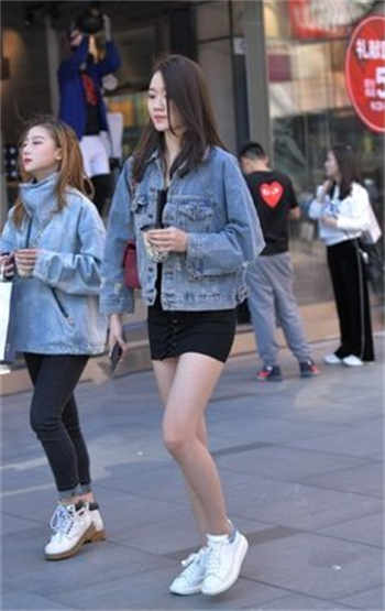 白哾碧卖服是哪一部