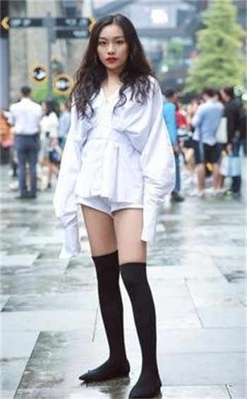 在微博发素颜照的女演员