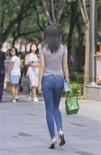 sw525三位主演的名字