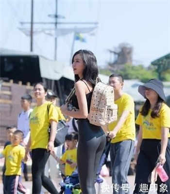 找工作被迫变装