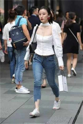 恶犬少女小僵尸