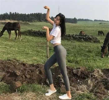 街拍微胖清凉装
