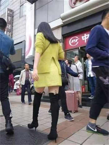 男生体罚校花的故事