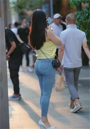 树林里男女活春官视频