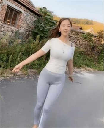 swag贝拉女主角